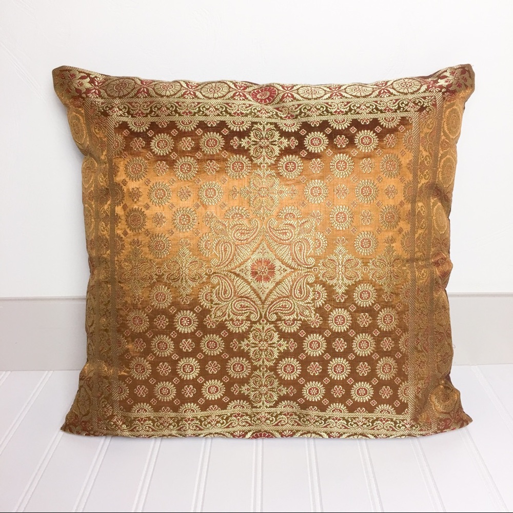 NWT Made In India Metallic Moroccan Pillow